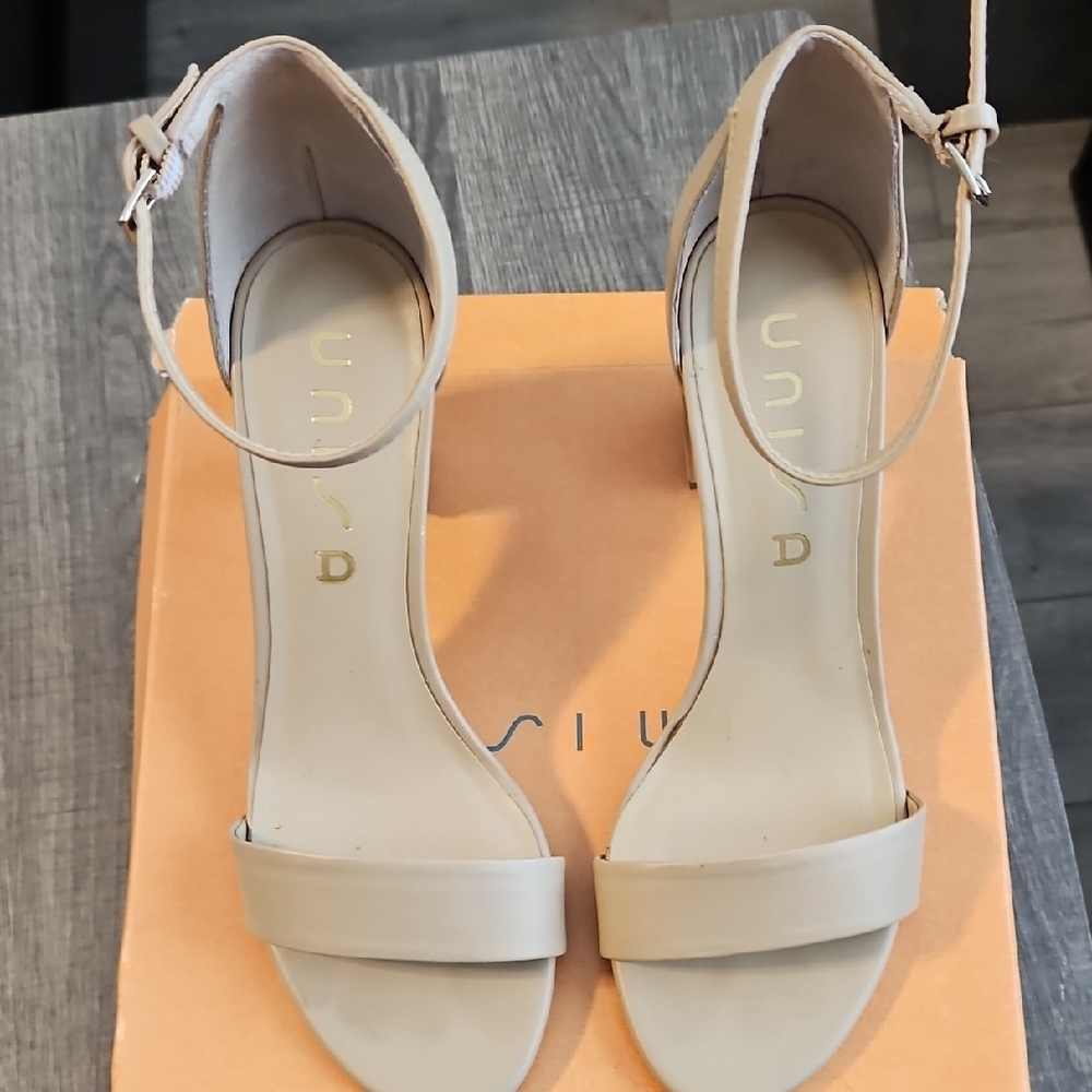 Unisa- Daeicy size 8 Elegant Cream Ankle Strap Sandals